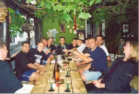 Gruppenfeier auf der Gartenterrasse